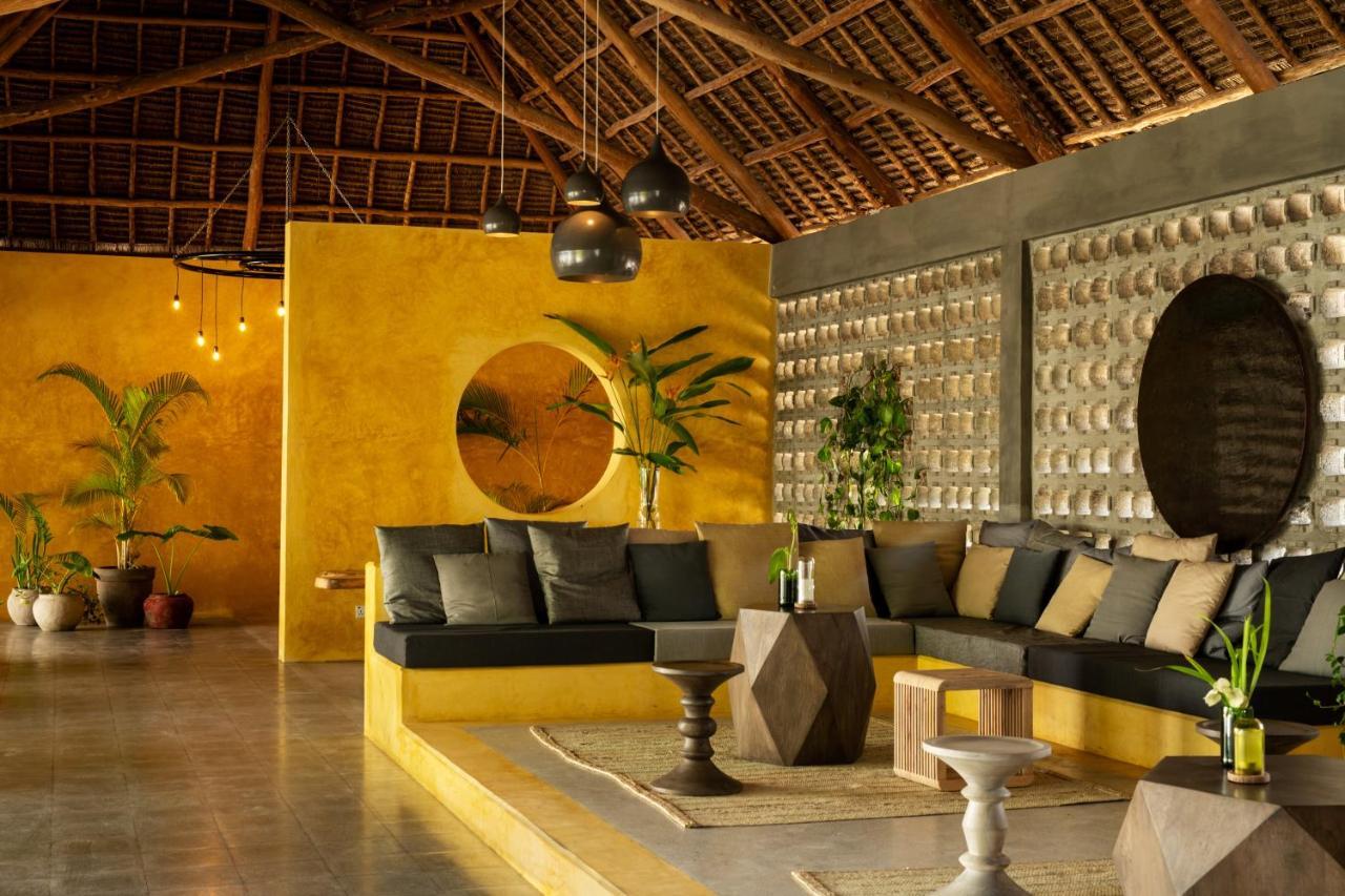 Casa Beach Hotel "Casa Del Mar" Джамбиани Экстерьер фото
