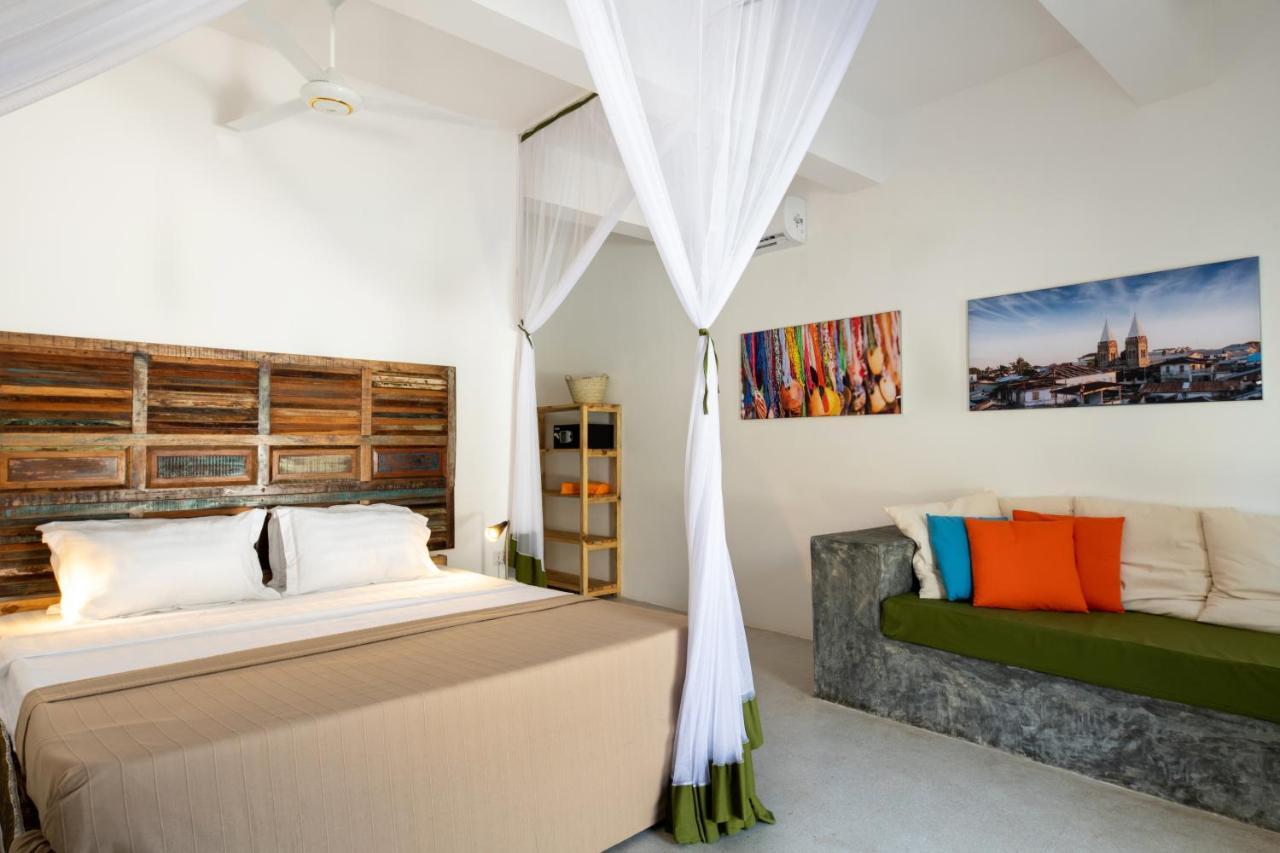 Casa Beach Hotel "Casa Del Mar" Джамбиани Экстерьер фото