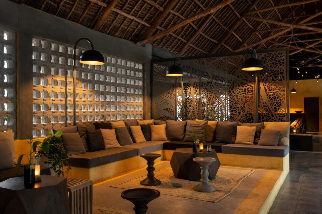 Casa Beach Hotel "Casa Del Mar" Джамбиани Экстерьер фото