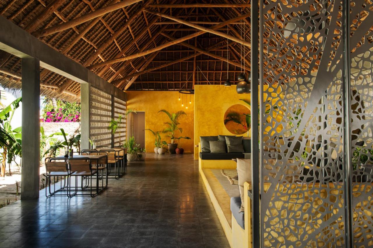 Casa Beach Hotel "Casa Del Mar" Джамбиани Экстерьер фото