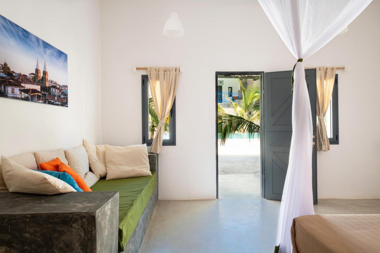 Casa Beach Hotel "Casa Del Mar" Джамбиани Экстерьер фото