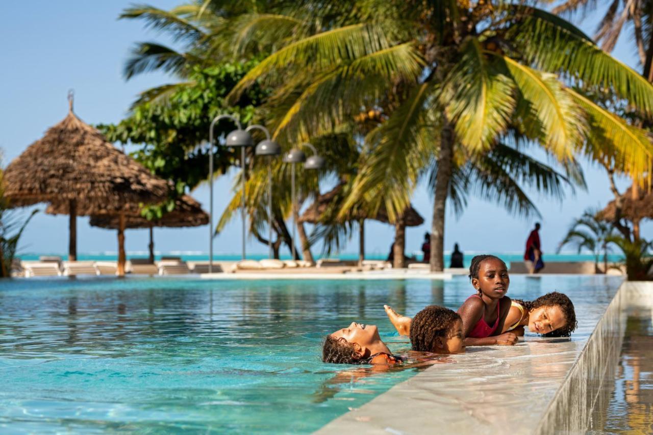 Casa Beach Hotel "Casa Del Mar" Джамбиани Экстерьер фото